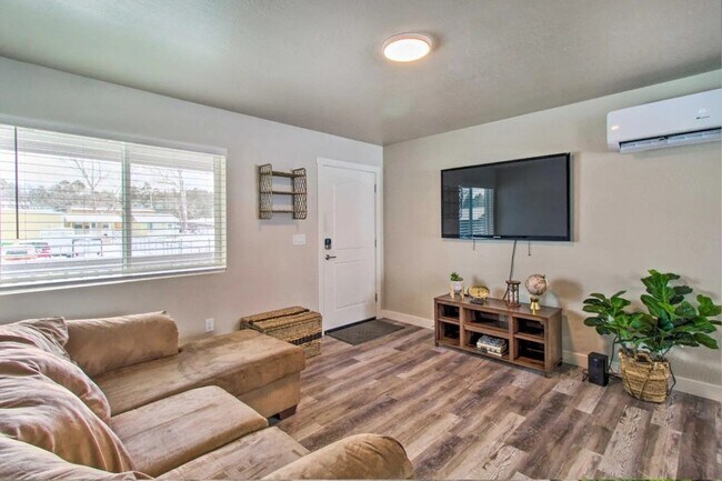 Foto del edificio - 1110 W Woodland Lake Rd