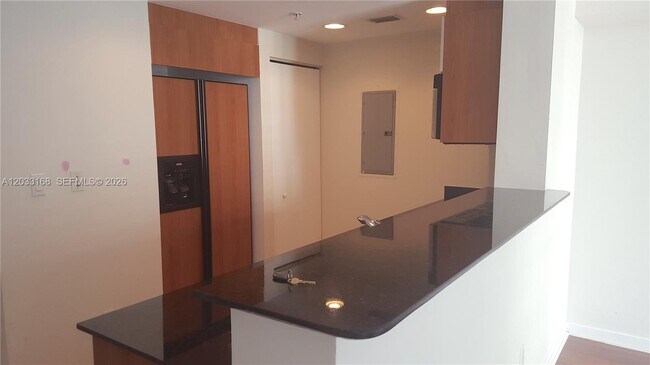 Foto del edificio - 335 S Biscayne Blvd