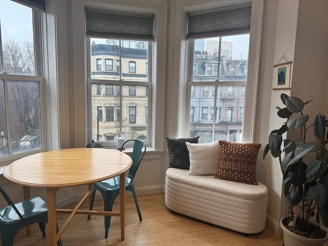 Building Photo - 546 Columbus Ave
