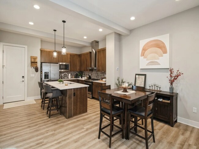 Building Photo - Luxurious 3-Bedroom, 2-Bathroom Townhouse ...