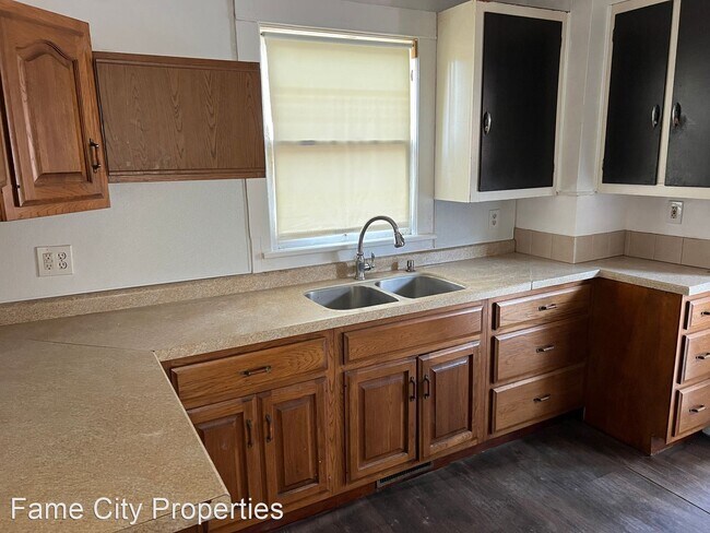 Foto del edificio - 2 br, 1 bath House - 2211 18th St NE