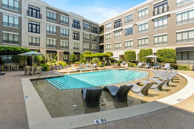 Foto del edificio - Shoreline on Lake Carolyn