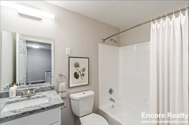 Building Photo - 9 Bronsdon St