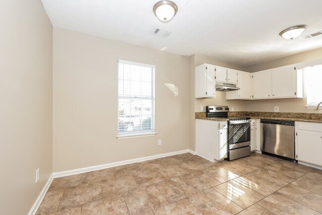 Foto del edificio - 4104 Pepperwood Dr