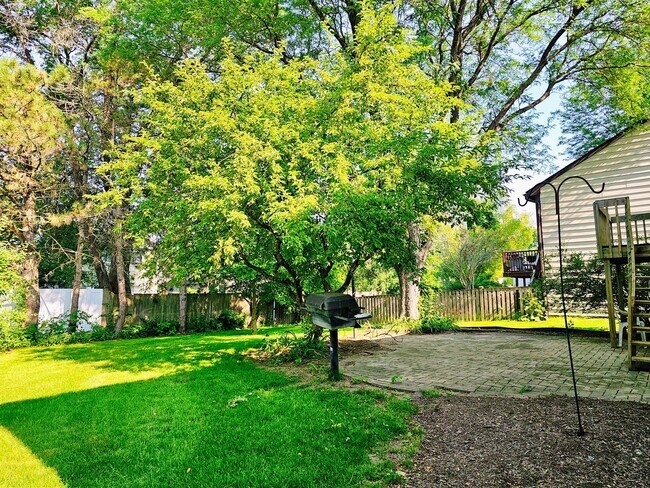 Foto del edificio - 2434 Red Bud Ct