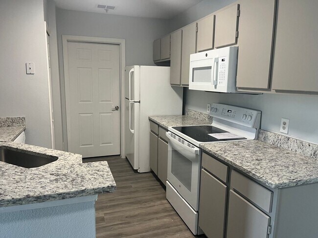 Building Photo - Courtney Landings - Highly Desirable 1 Bed...
