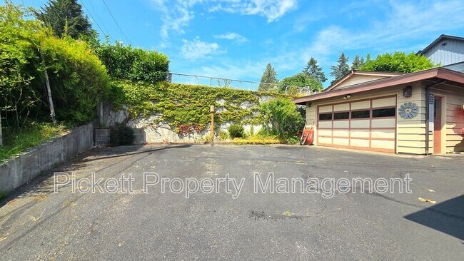 Foto del edificio - 8671 Silverdale Way NW