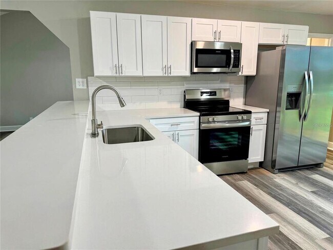 Foto del edificio - 810 NW 59th Ct