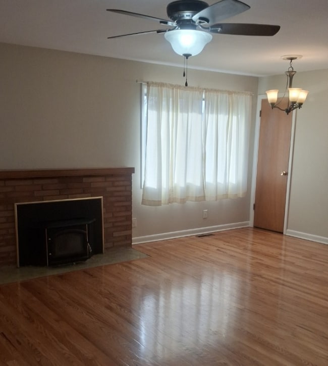 Building Photo - 3717 E 30th Ave