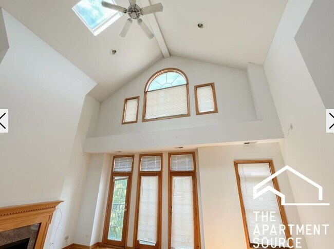 Foto del edificio - 2741 N Southport Ave
