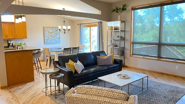 Foto del edificio - 3109 Tamarack Ln SE