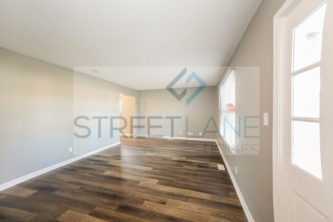 Foto del edificio - REDUCED!- Now offering first full month free!