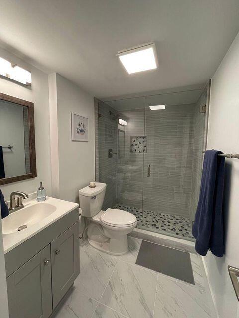 Building Photo - 711 Forest Club Dr