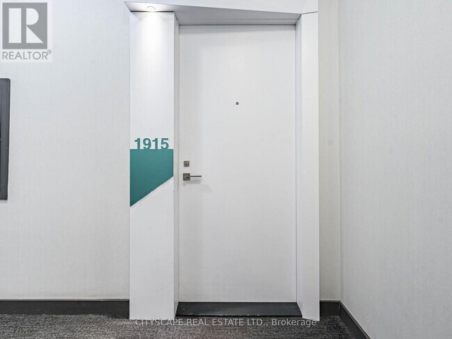 Building Photo - 352 Front St W