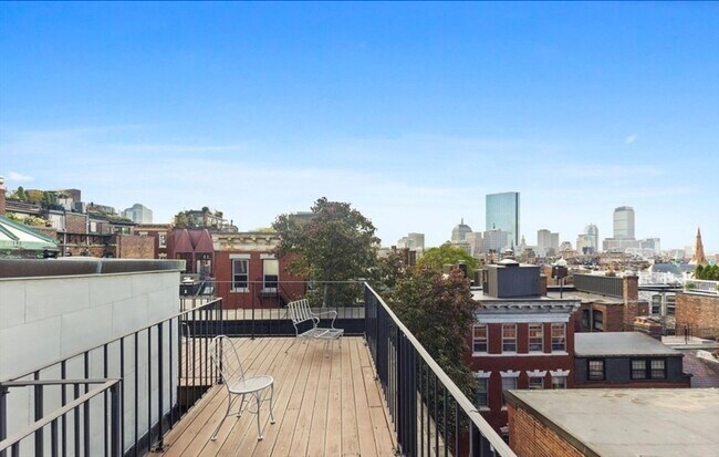 Foto del edificio - 73 Revere St