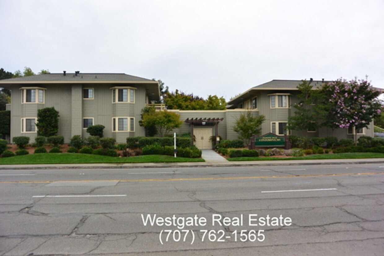 Primary Photo - Updated 1/1 Diamond Head West Petaluma Con...