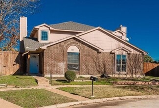 Building Photo - 1003 Silent Dr