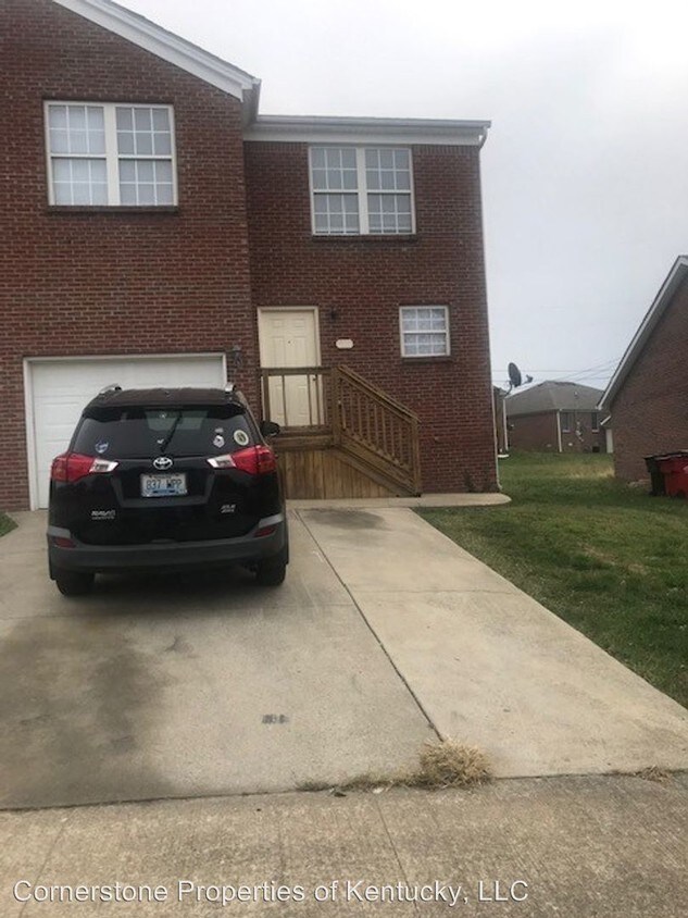 406 Faulconer Dr, Nicholasville, KY 40356 Room for Rent in