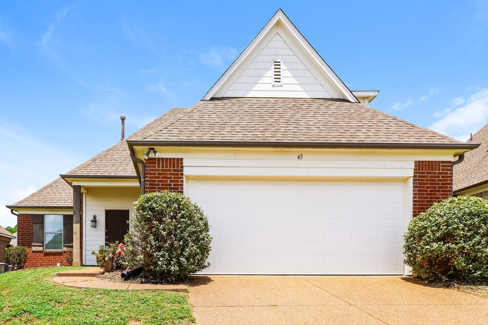 Primary Photo - 45 Willow Springs Ln