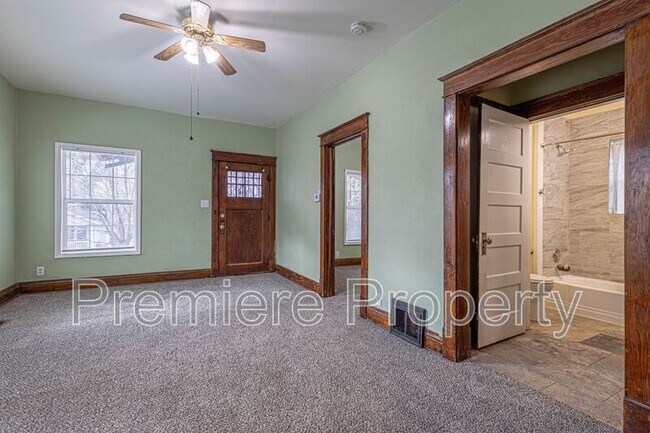 Foto del edificio - 205 S Willis Ave