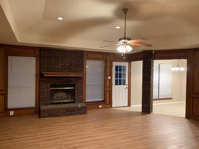 Foto del edificio - 802 Crystal Creek Ln