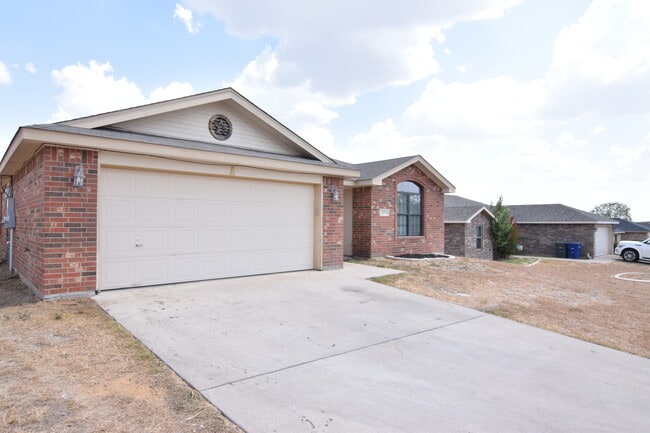 Building Photo - 1311 Marlee Cir