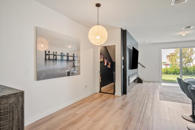 Foto del edificio - 852 SE grovebush Ln