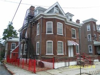 Building Photo - 115 S 14th St