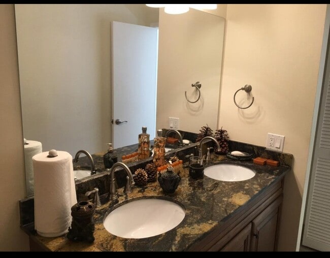 Building Photo - 9252 Ketay Cir