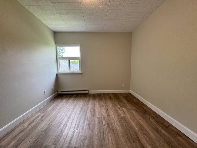 Building Photo - 130 Sheldon Ave