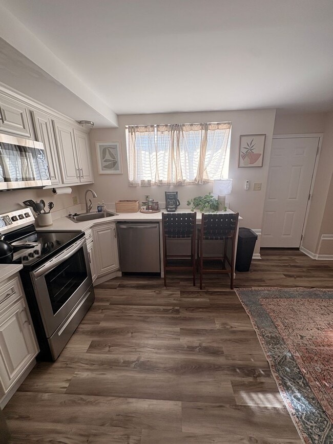 Building Photo - 1 Bed/ 1 Bath Apartment | DOWNTOWN LOCATION