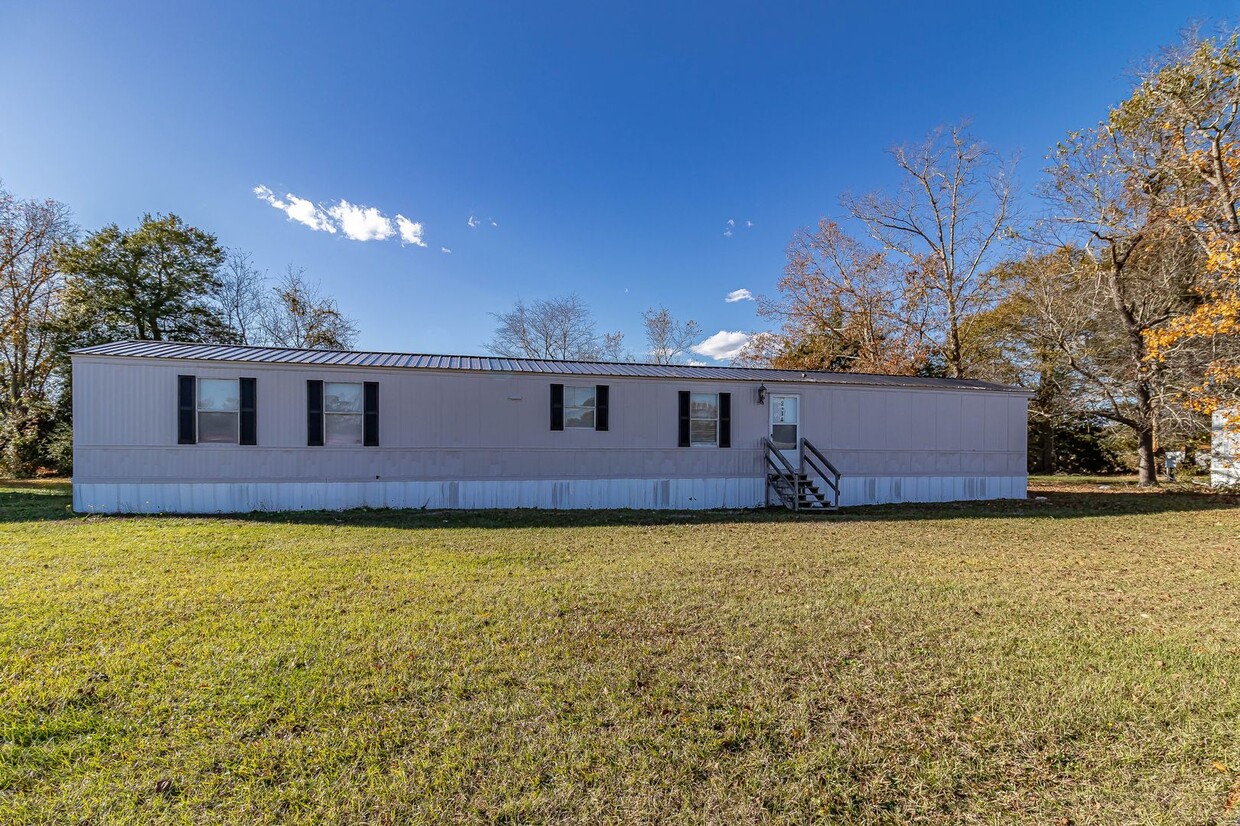 Primary Photo - WELCOME HOME! 3 Bedroom, 2 Bathroom Mobile...