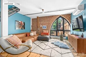 Building Photo - 163 N 6th St