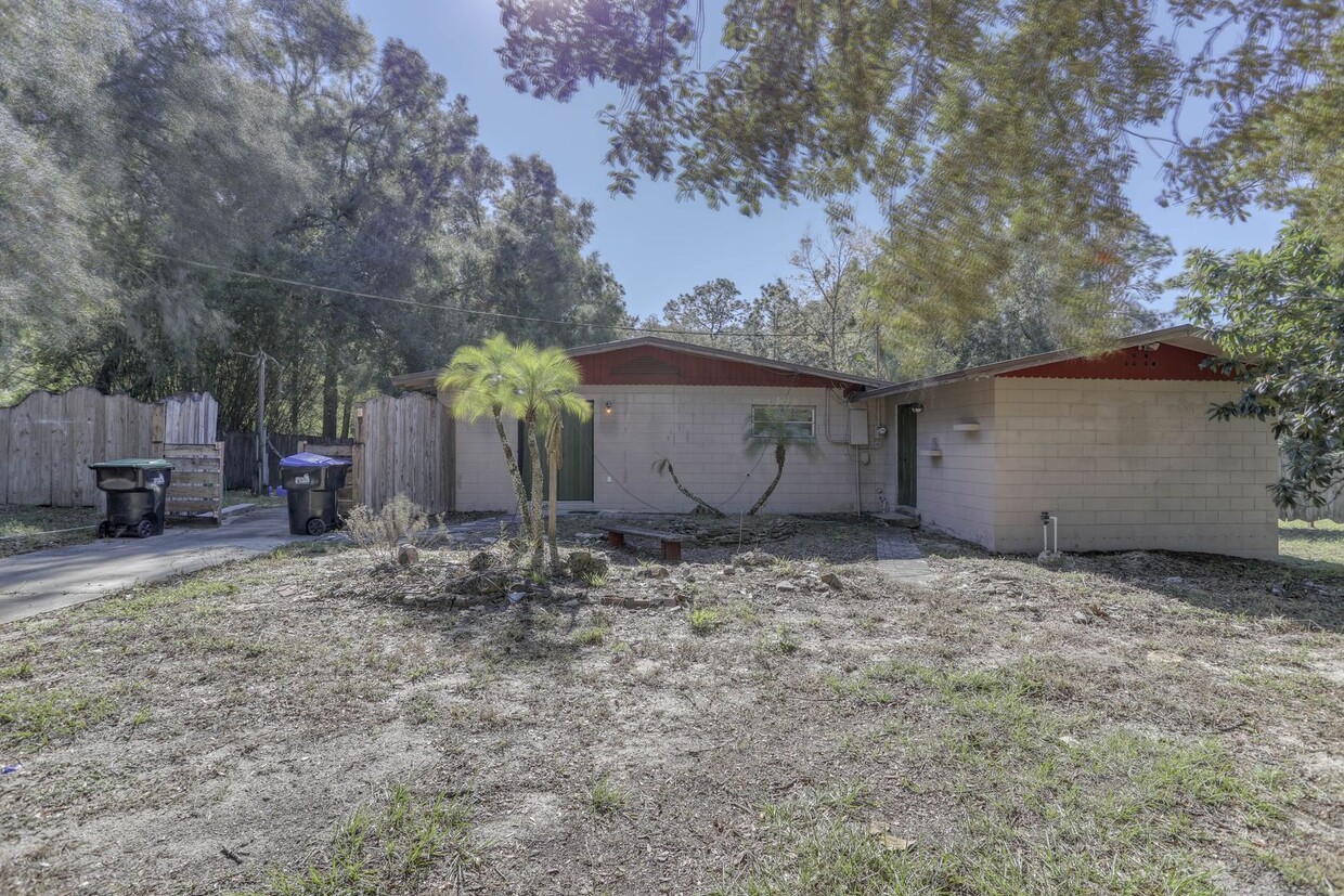 Primary Photo - 172 W Kelly Park Rd