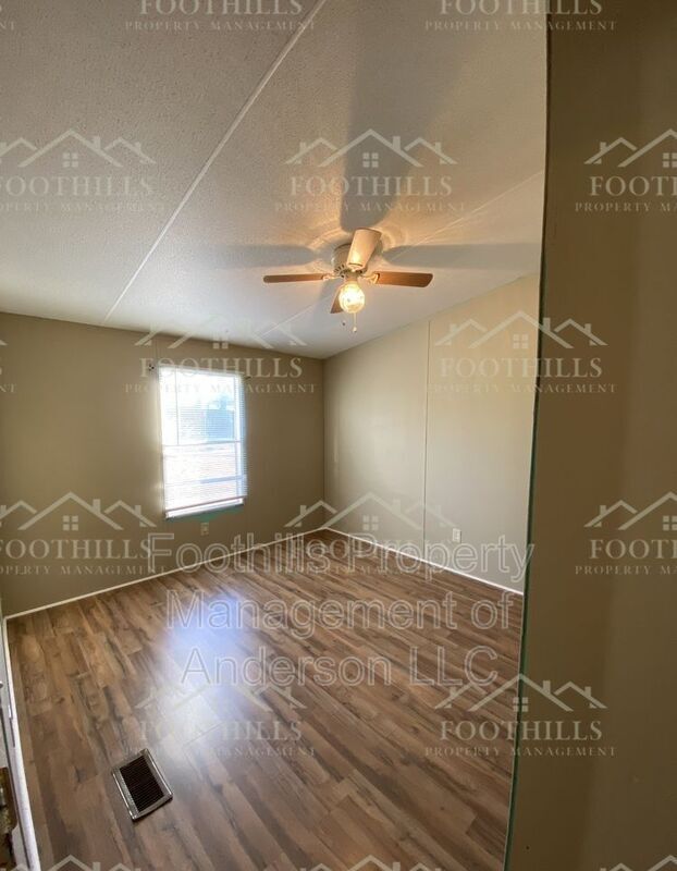 Building Photo - 924 Lebanon Rd