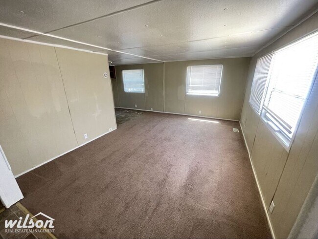 Building Photo - Charming 2-Bedroom Mobile Home in West Val...