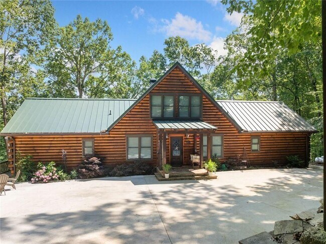 Foto del edificio - 5281 Laurel Ln