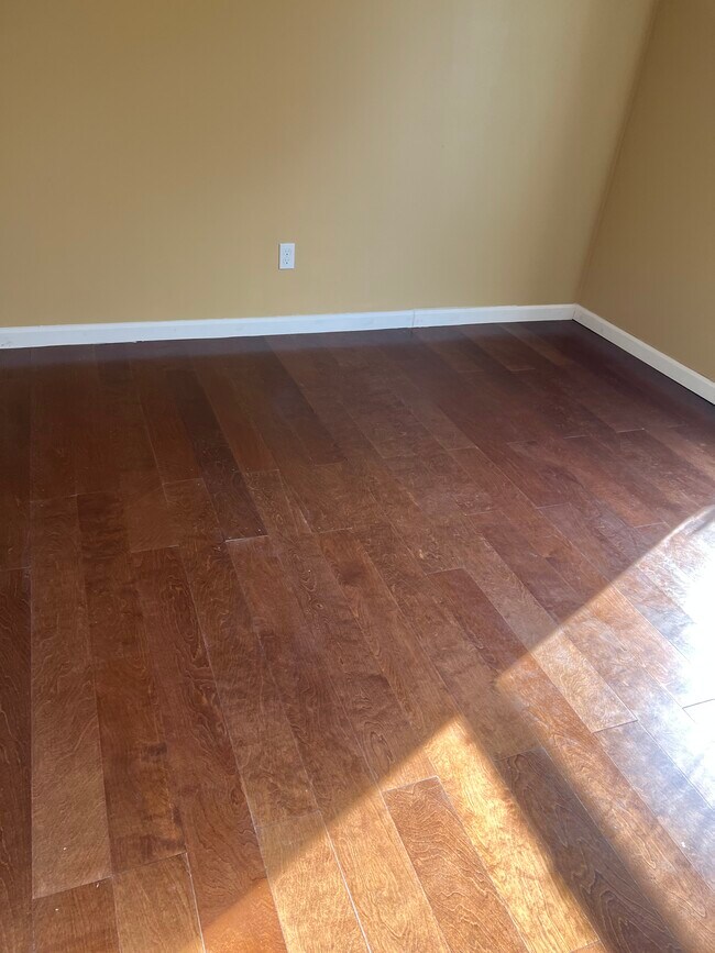 Foto del edificio - 821 Pine Forest Cir