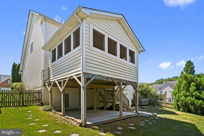 Building Photo - 44 Palisades Dr