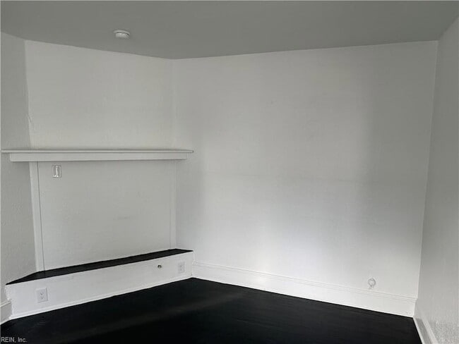 Building Photo - 1707 Holladay St