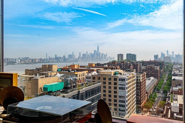 Foto del edificio - 1500 Hudson St