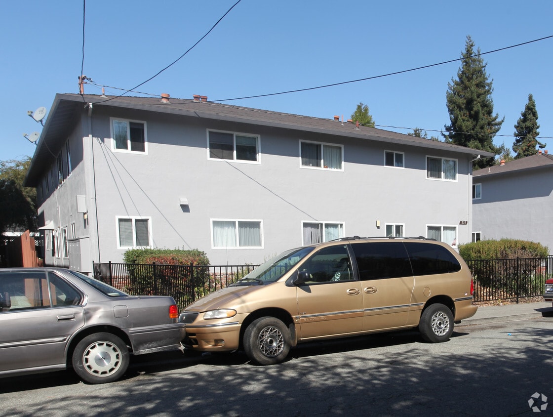Building Photo - 755 9th Ave