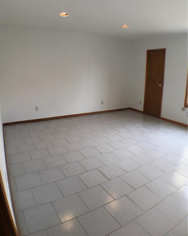 Primary Photo - 187 Withers St