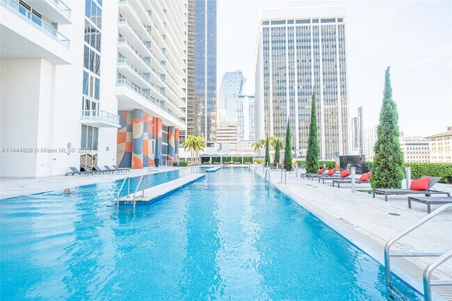 Piscina - 50 Biscayne Blvd
