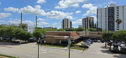 Building Photo - 20201 NE 29th Ct