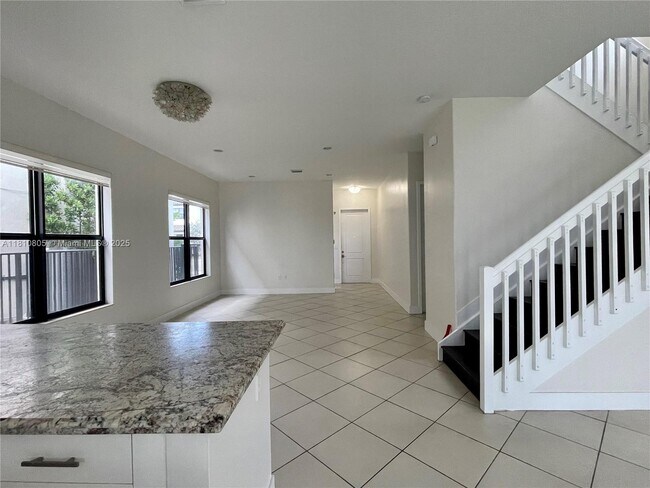 Foto del edificio - 3316 W 98th Pl