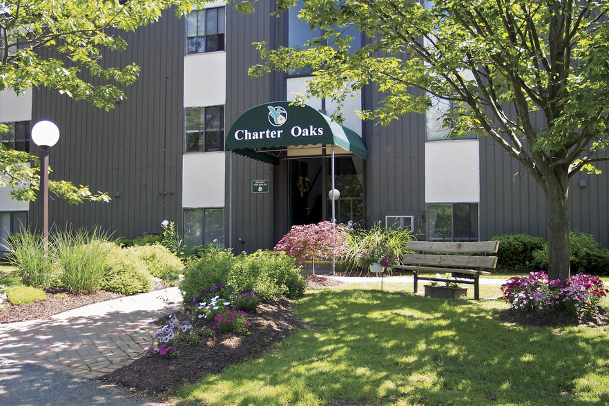 Charter Oaks Apartments Rentals - Liverpool, NY | Apartments.com