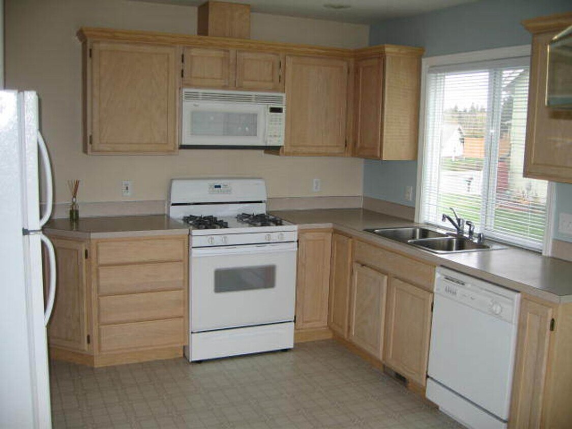 Building Photo - 3 bedroom 2 bathroom in Freeland!