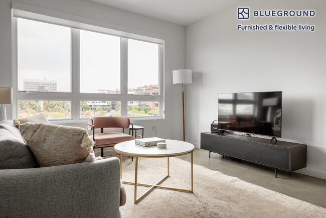 Foto del edificio - 101 River Pk Dr