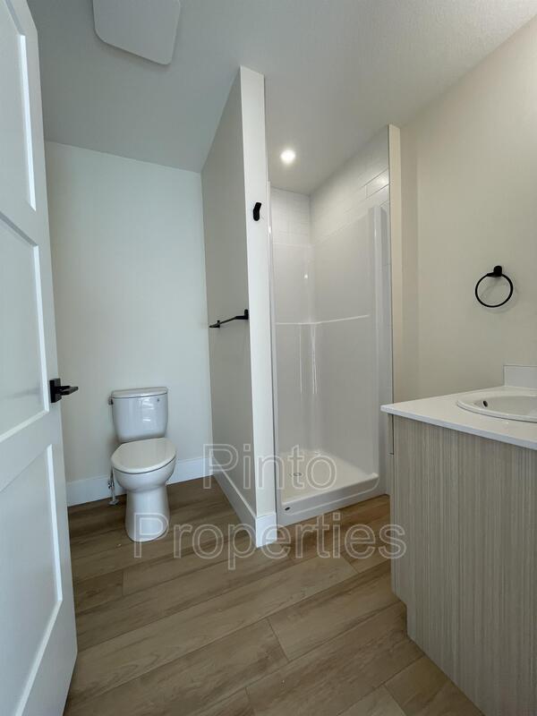 Building Photo - 8715-8110 110 St NW